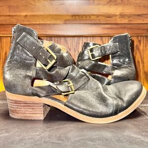 Nine West Women's Waterloo Buckle Detail Wedge Heel Booties Black - Size 9